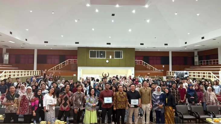 MNC Sekuritas Dukung Gelaran GIFEST Universitas Darma Persada 'Gen Zoomers Melek Investasi: Uang Bekerja untuk Kamu